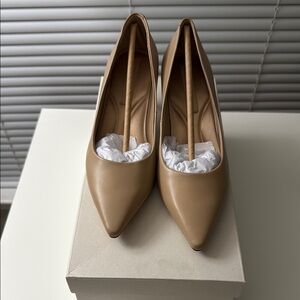 Elegant Tan Women's Pumps